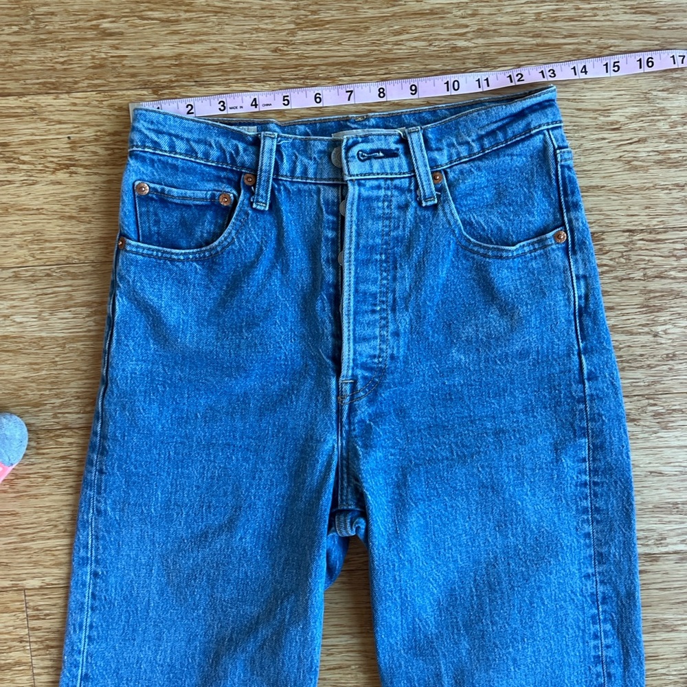 Levi's Ribcage High Rise Jeans - Picture 4 of 8